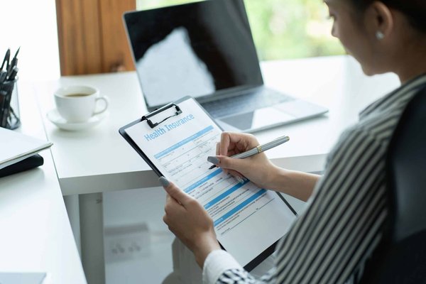 Quelle assurance pour un projet de rénovation de patrimoine historique en centre-ville ?